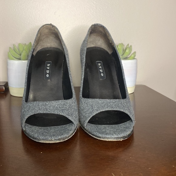 Hype Wool Heels - Picture 5 of 7